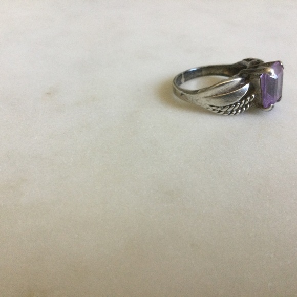 Vintage Sterling Ring with Pale Purple Stone - Picture 6 of 7